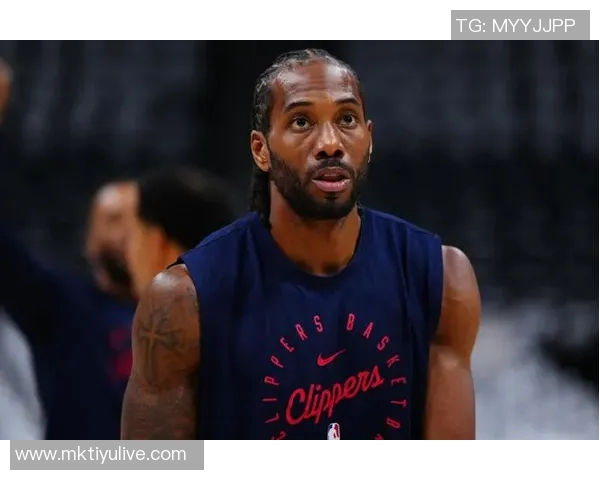 小卡季前赛首次下半场亮相表现平平拿到15分2板2助1帽展现潜力 小卡季前赛首次下半场亮相表现平平拿到15分2板2助1帽展现潜力