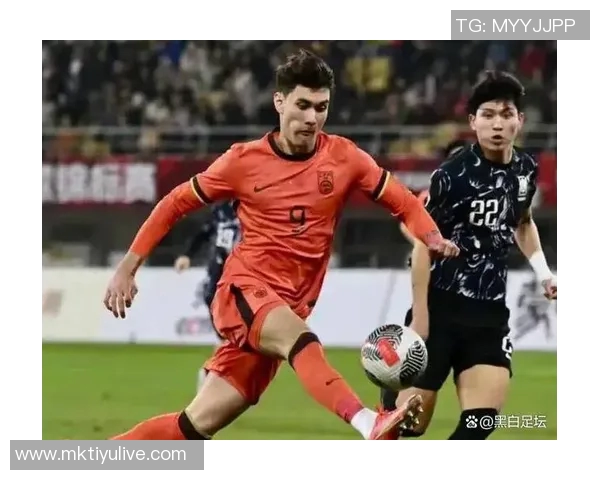 拜合拉木错失单刀良机对方门将神勇扑救令人叹息 拜合拉木错失单刀良机对方门将神勇扑救令人叹息