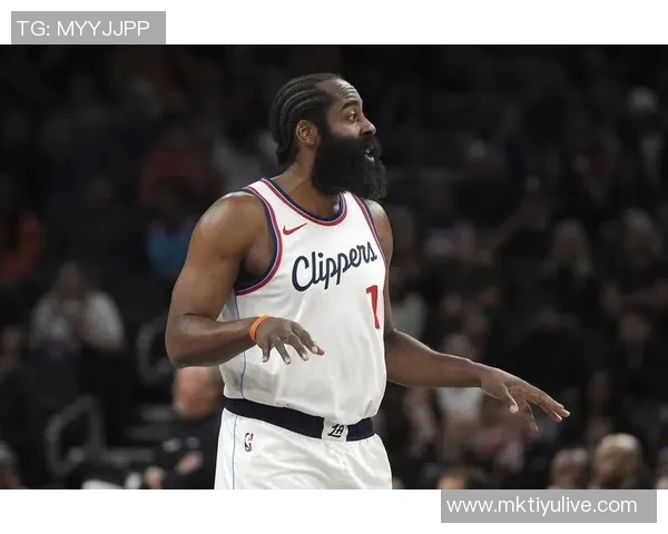 哈登表现不佳17投5中失误频繁但罚球稳定助球队保持颜面