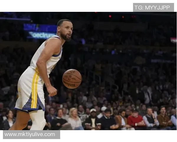 库里直言失利原因：关键时刻篮板争夺失利20次失误让人无法接受