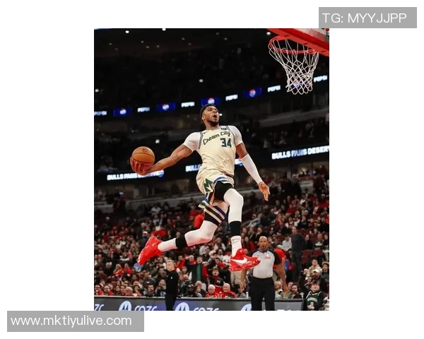 字母哥本赛季表现惊艳场均323分126板63助投篮命中率高达677